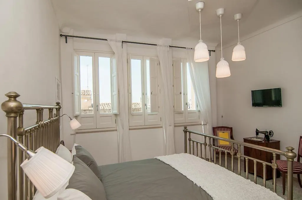 B&B Novecento Siciliano Noto Oda ve Kahvaltı