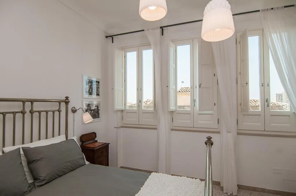 Oda ve Kahvaltı B&B Novecento Siciliano Noto