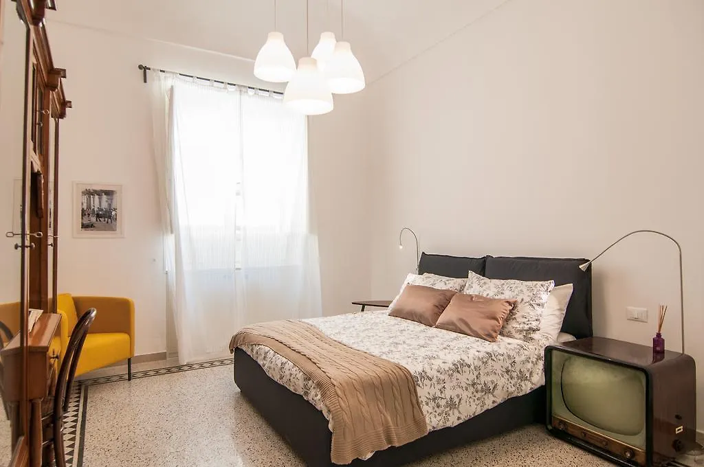 Oda ve Kahvaltı B&B Novecento Siciliano Noto İtalya