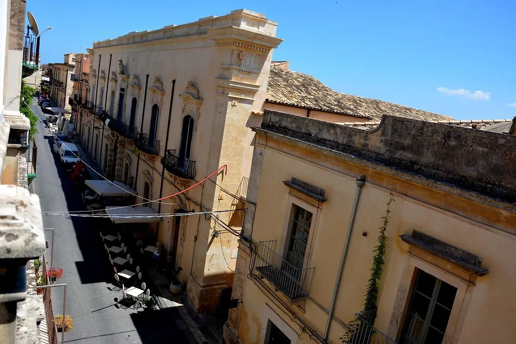 Oda ve Kahvaltı B&B Novecento Siciliano Noto